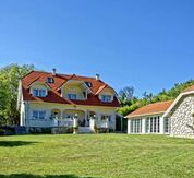 Traumhaftes Haus mit Schwimmbad am Plattensee, Nähe Insel Tihany Traumhaftes Haus mit Schwimmbad am Plattensee, Nähe Insel Tihany