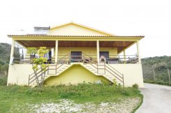 Freistehende Villa mit 13.500 qm großen Grundstück in Calhandriz