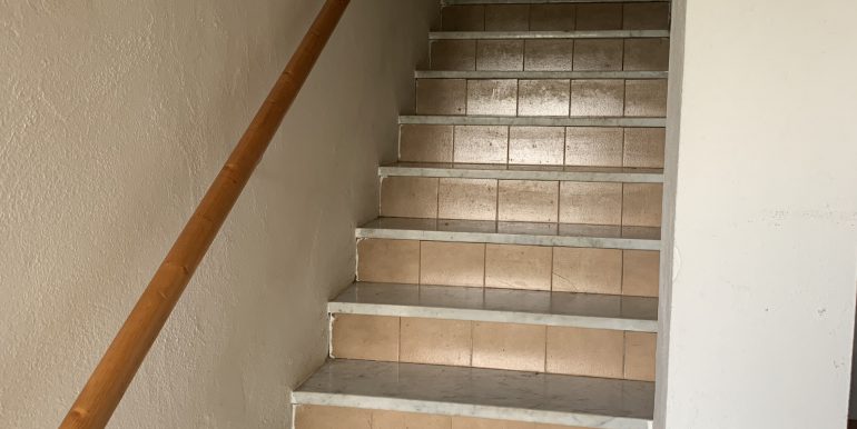 Treppe mit Marmorstufen